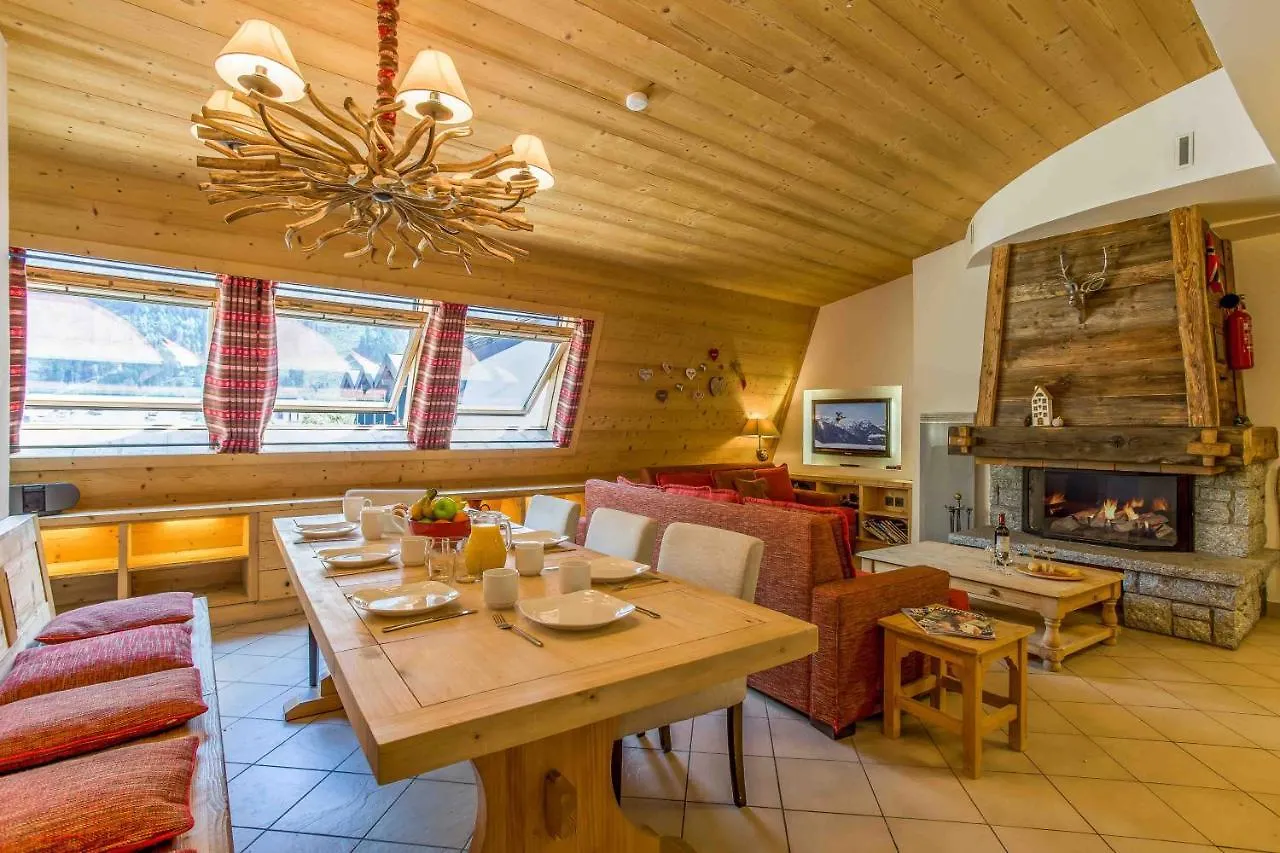 Le Paradis 18 & 18B Appts - Chamonix All Year Apartment
