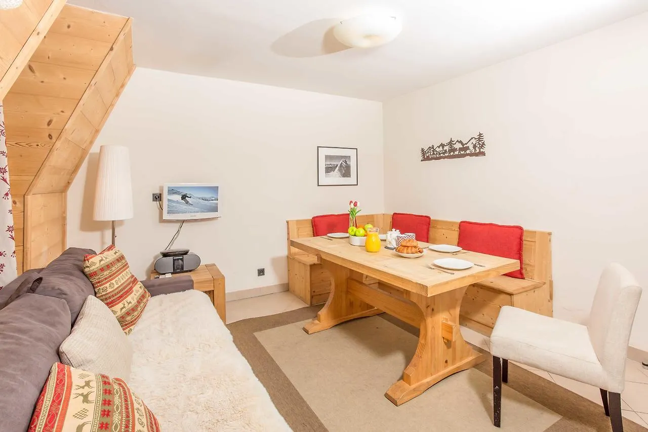 Le Paradis 18 & 18B Appts - Chamonix All Year Apartment