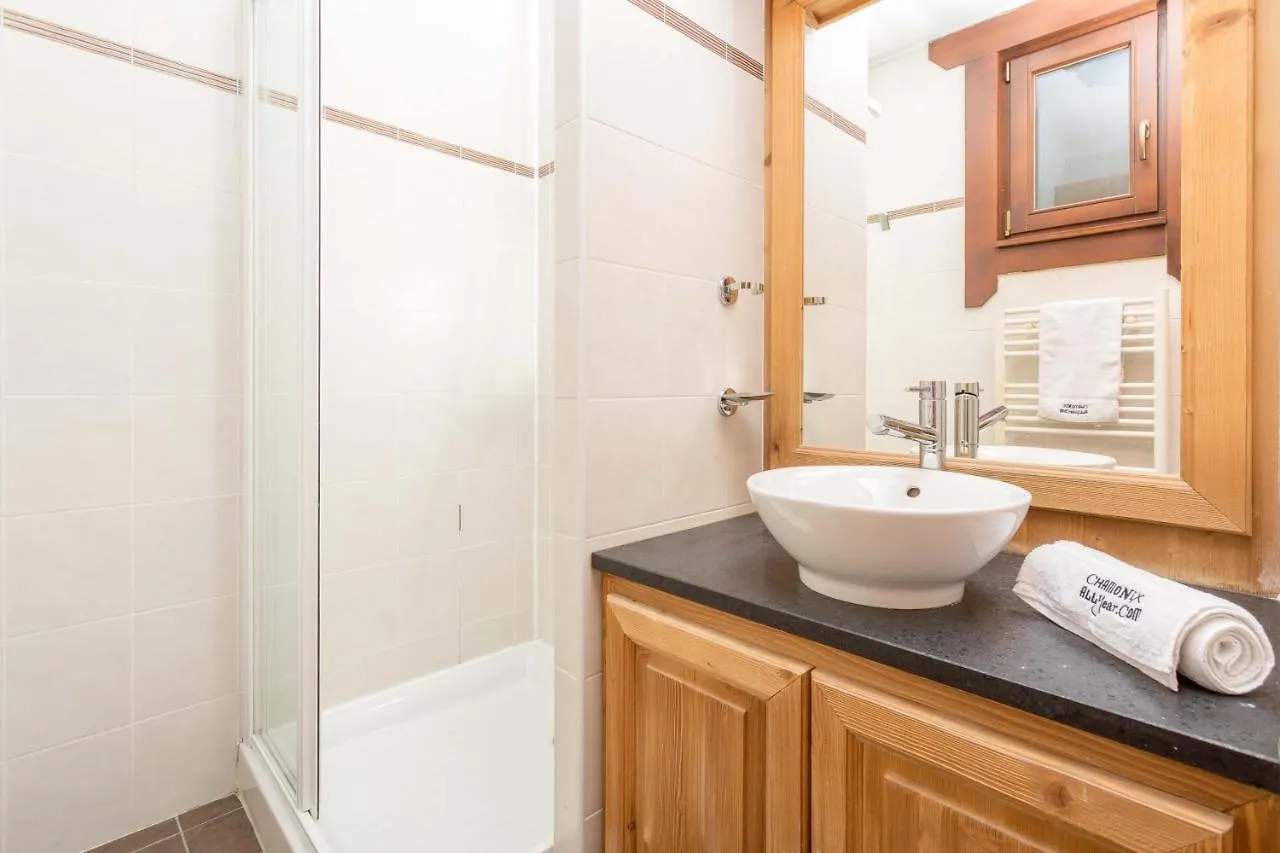 Apartment Le Paradis 18 & 18B Appts - Chamonix All Year